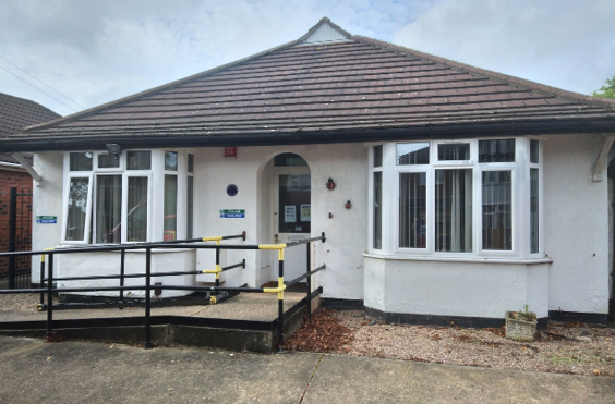 Oakleigh Lodge - outside view of care home