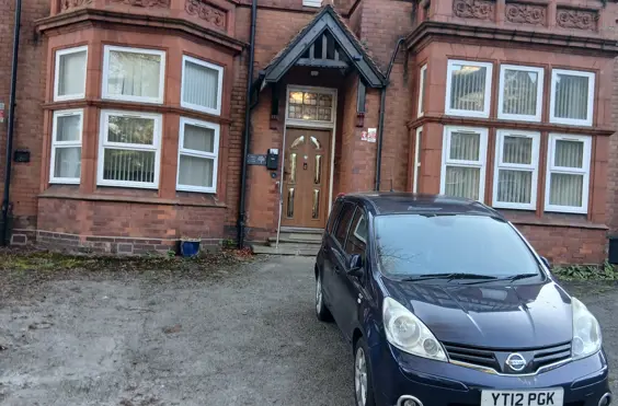 3 Strensham Hill - An outside view of the home