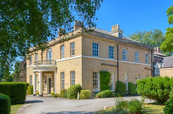 Oaktree Hall & Lodge - outside view of care home