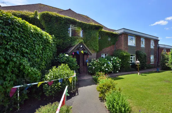 Saxonwood - outside view of care home