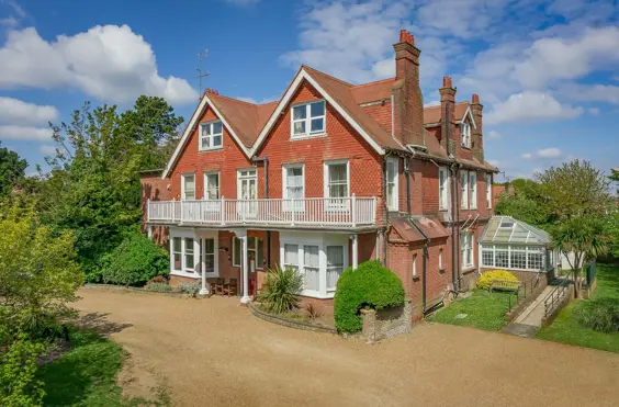 Victoria Grand - outside view of care home