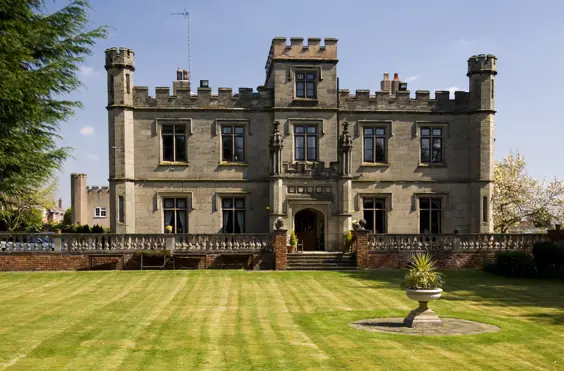Kenilworth Manor - outside view of care home