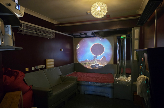 Woodcock Dell Avenue - An additional photo