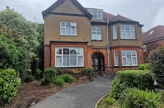 Vibrance - 83 Glengall Road - outside view of care home