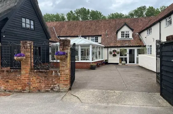 Allonsfield House - outside view of care home