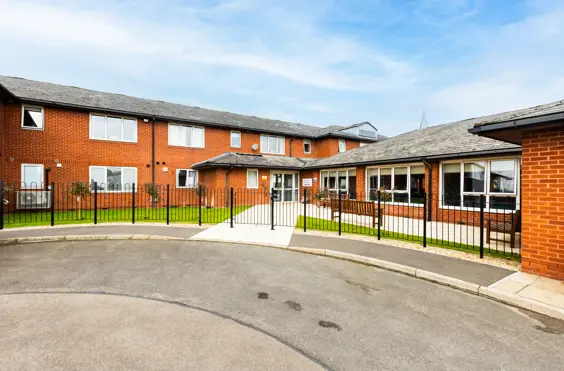 Ruckland Court - outside view of care home