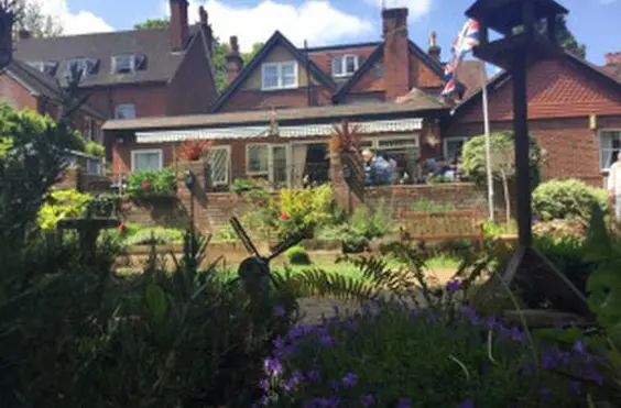 Highbury Rise - outside view of care home