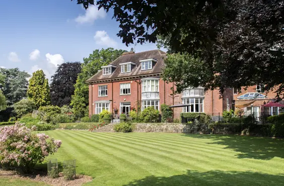 Rashwood - outside view of care home